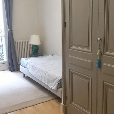 De Standing * Παρίσι