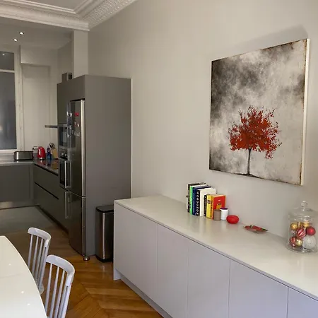 De Standing Lägenhet Paris