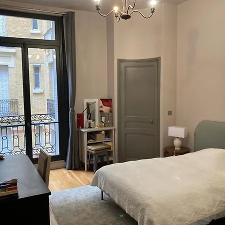 De Standing Paris
