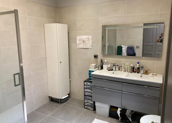 De Standing Apartment *